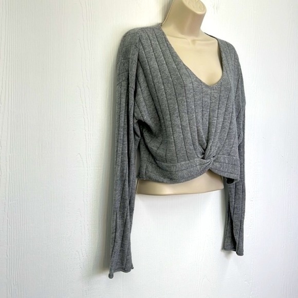 Forever 21 - Gray Ribbed Crop Knot Long Sleeve Sweater Size Large - Picture 4 of 11